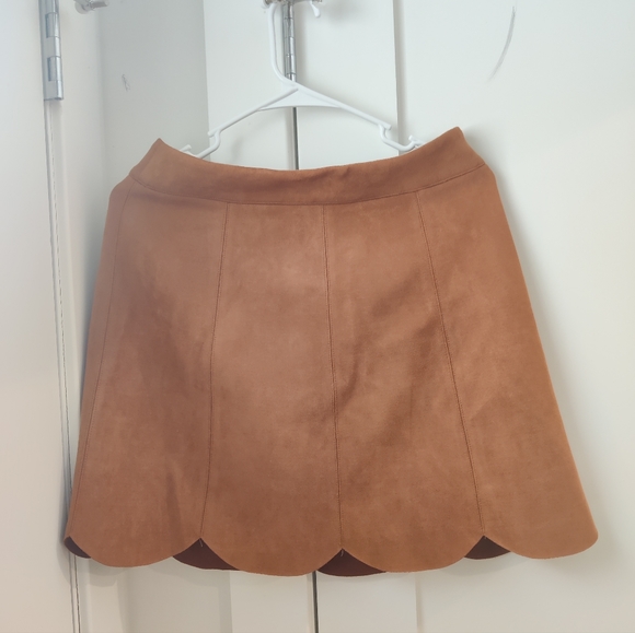 Few moda suede pedal edge skirt - Picture 2 of 4
